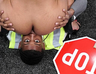 Rose Monroe & Lil D. in Crossing Guard Pounds a Huge Culo -